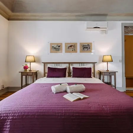 Casa Antonio Moreira *