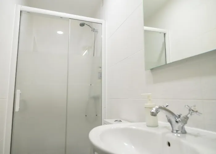 Casa Antonio Moreira *