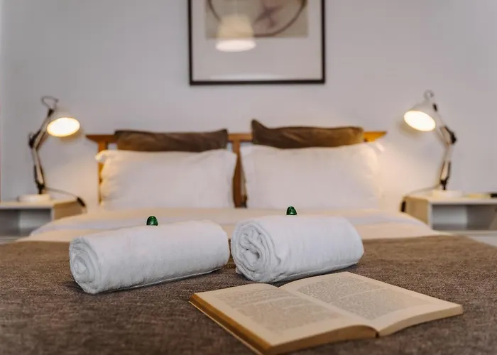 Casa Antonio Moreira *