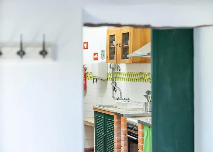 Casa Antonio Moreira *